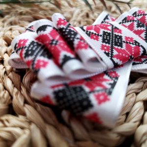 Alternative view of Brosa traditionala rosu negru