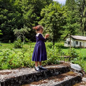 Alternative view of Rochie Ana BTS