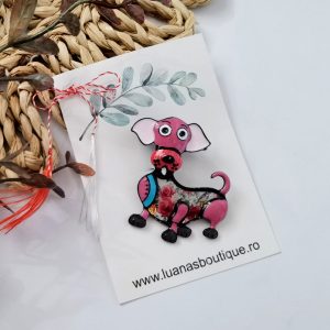 Alternative view of Martisor catelus roz