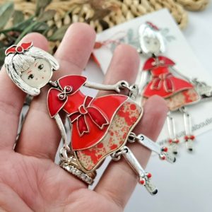 Alternative view of Martisor papusa rosu